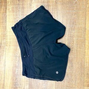 Lululemon Speed Up Shorts sz 4 women’s